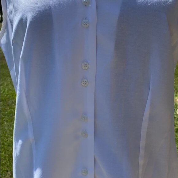 Dressbarn Women's White Sleeveless Button Up Shirt - Picture 3 of 5